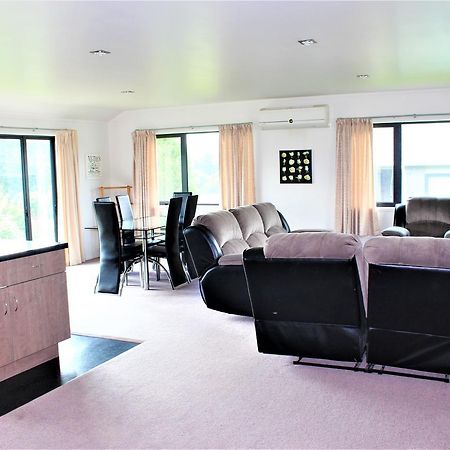 Family Getaway Villa Rotorua Eksteriør bilde